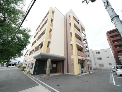 キレイな建物の外観