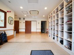 明るい玄関ホール