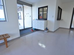 明るいエントランス