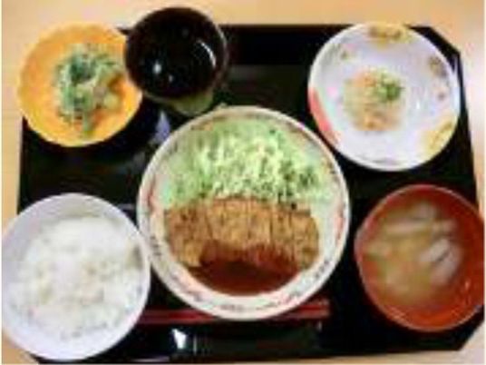 和食の彩り豊かな食事