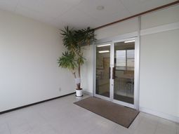 玄関先の静かな空間