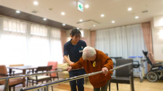 優しい介助の風景