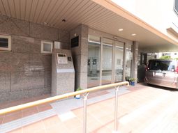 エントランスの外観