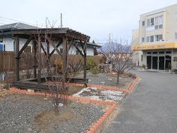 中庭のある建物外観