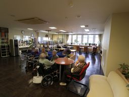 明るい共用スペース