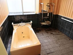 手すり付き浴室