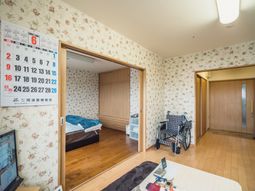 和風壁紙の居室空間