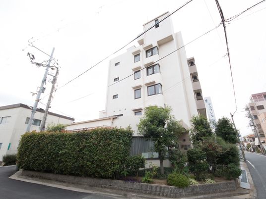 多階建ての建物外観