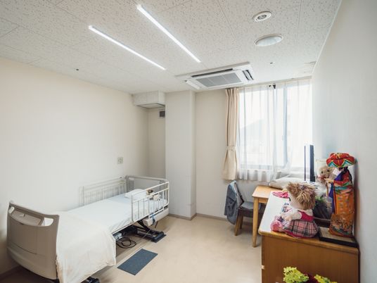 明るく清潔な居室