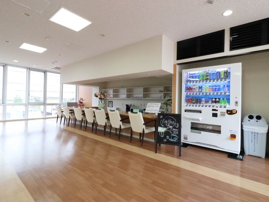 広々とした快適な食堂