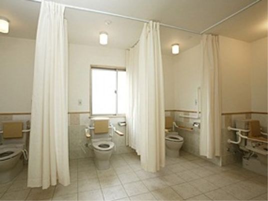 バリアフリーなトイレ空間