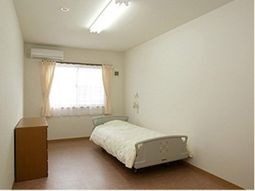 シンプルな個室の快適空間