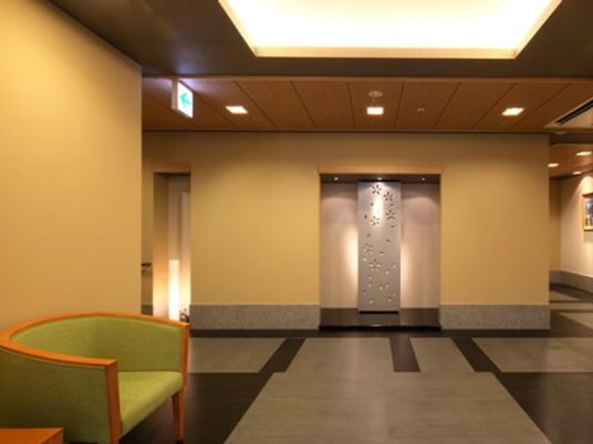 エレベーター前の廊下