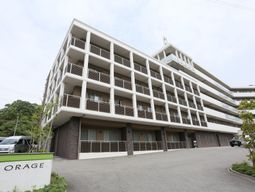 多階層の建物外観
