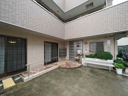 エントランスの静かな風景