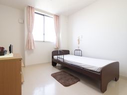 シンプルな居室の景色