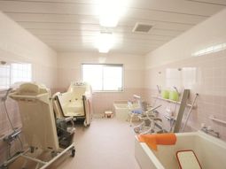 ケア向け清潔な浴室