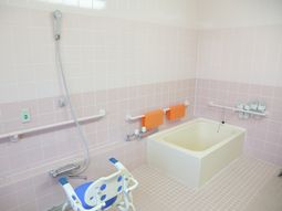 バリアフリーの浴室