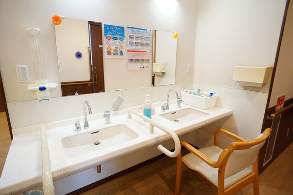 洗面所の清潔な設備