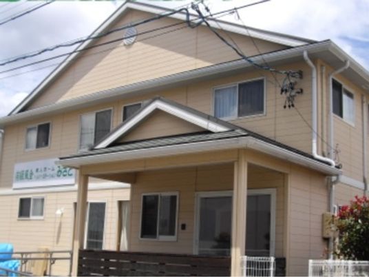 二階建ての外観  