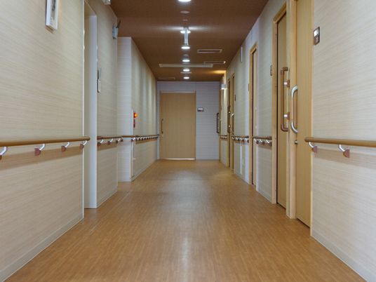 温かみのある廊下の様子