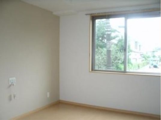 窓のある明るい部屋