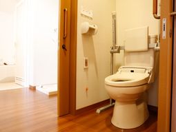 バリアフリーのトイレ空間