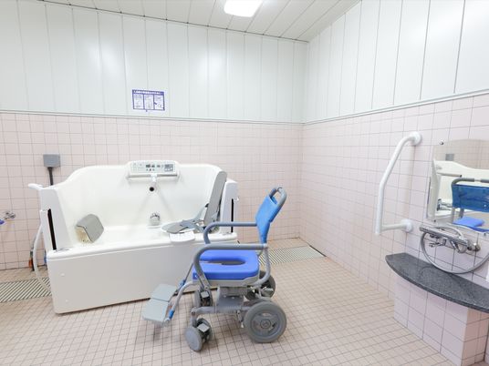 設備が整った清潔な浴室