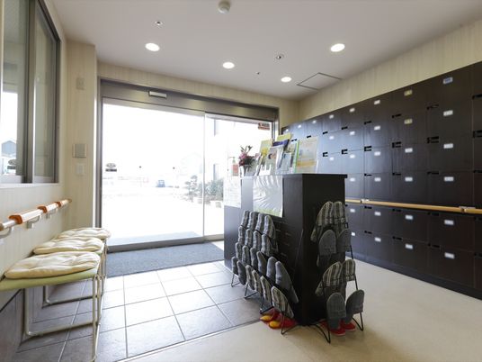 明るいエントランスホール