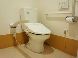 手すり付きトイレ設備