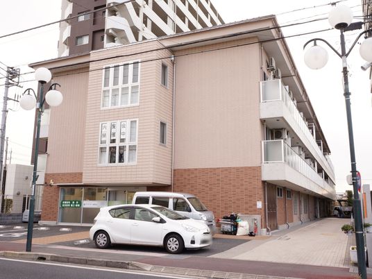 都市型施設の外観