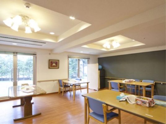 広々とした明るい多目的室