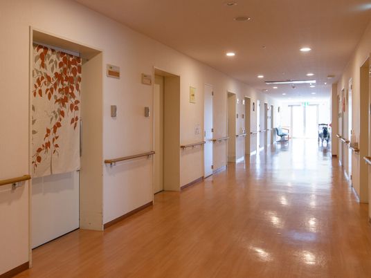廊下にある明るい空間