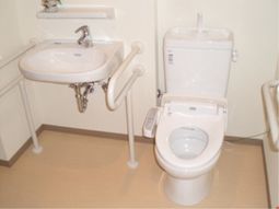 バリアフリーのトイレ設備