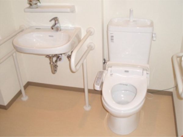 バリアフリーのトイレ設備