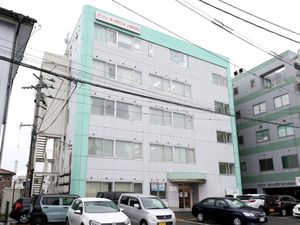 多階層の建物外観