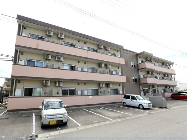 多階建て建物外観