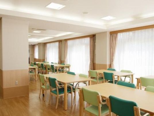 清潔感のある明るい食堂