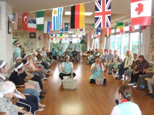 国旗飾るイベント会場