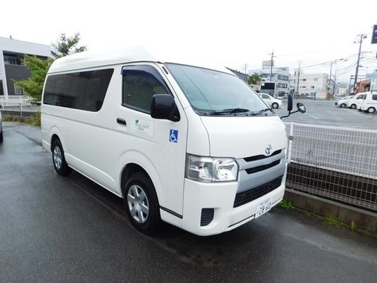 送迎車の外観  