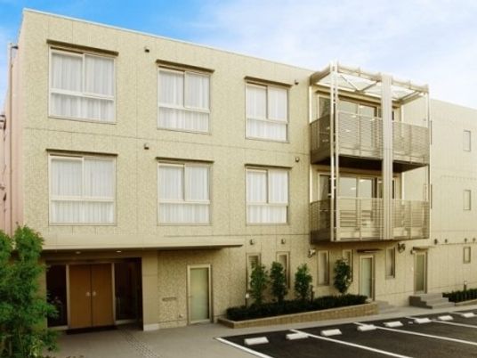 きれいな建物の外観