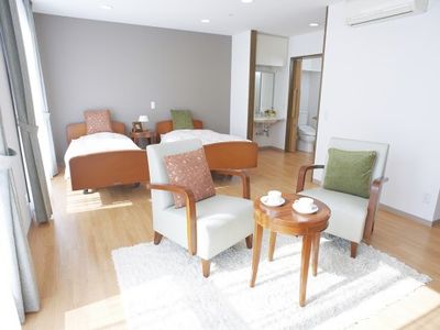 明るく広々とした居室