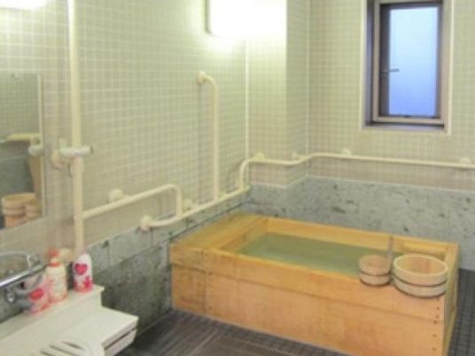 手すり付き浴室