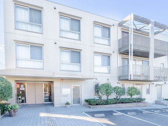 清潔感ある施設の外観