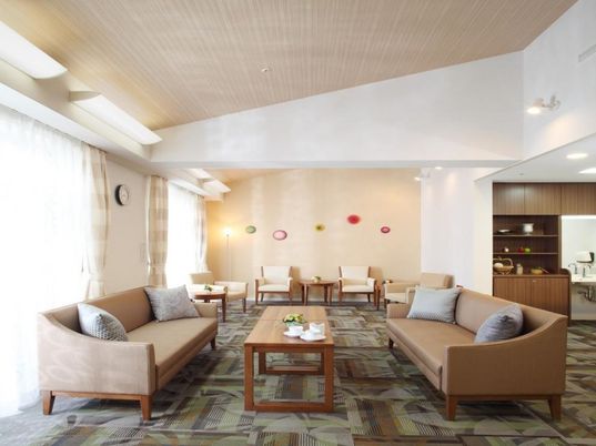 温もりのあるラウンジ空間