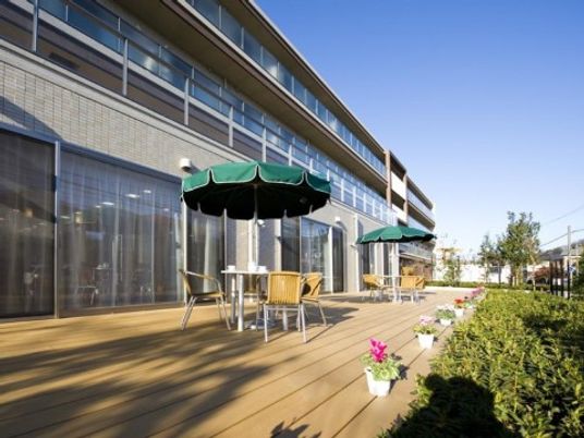 快適な中庭の風景