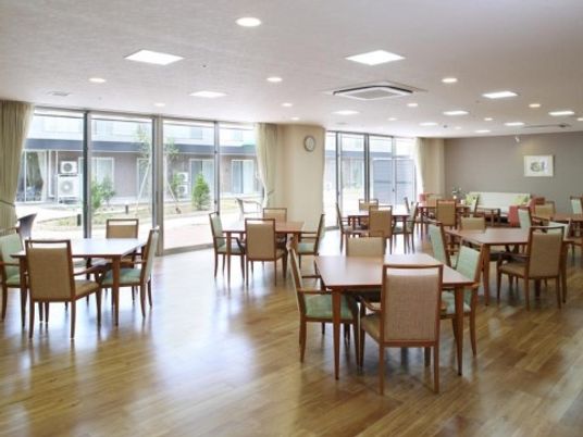 広々としたダイニング空間