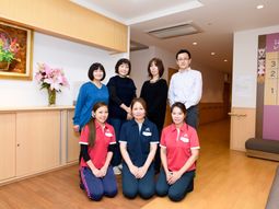 スタッフ集合画像