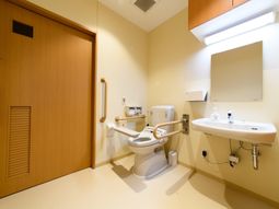 バリアフリー対応のトイレ