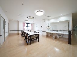 明るいダイニングルーム